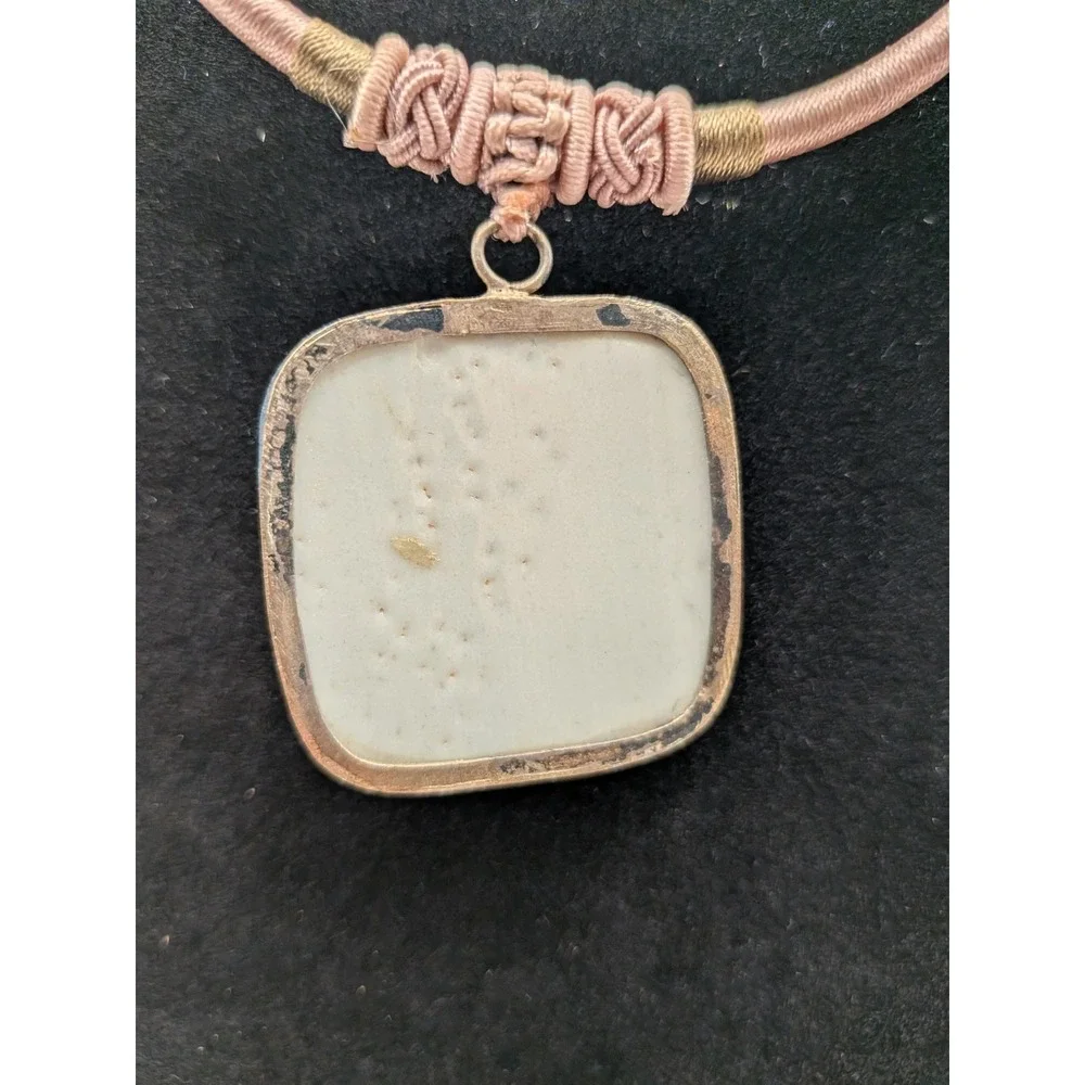 Smithsonian Hand Painted Porcelain Bat Shard Necklace Mauve Silk Jade Closure - Picture 7 of 9